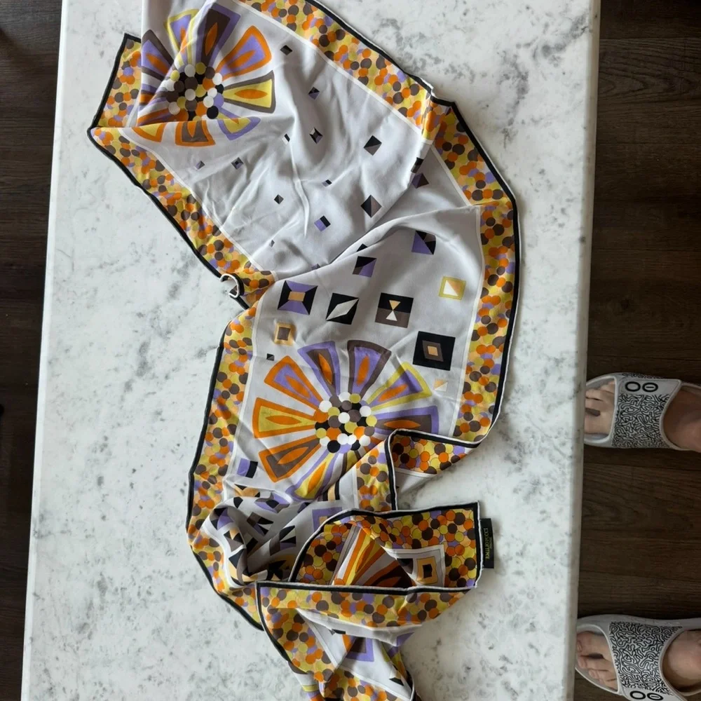 Emilio Pucci Scarf - Picture 5 of 6